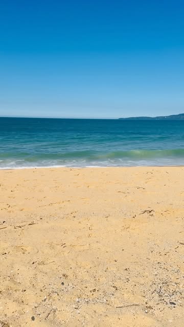 Praia no litoral de Santa Catarina